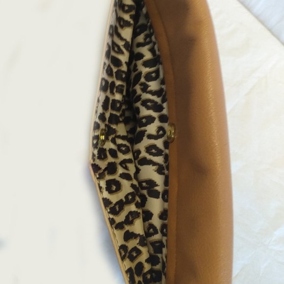 Nine West Clutch Purse-Carmel/Beige with Gold Toned Accents - Picture 6 of 14